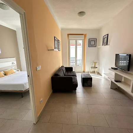 Agi Joan Badosa Apartament Roses