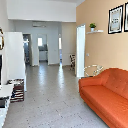 Agi Joan Badosa Apartament Roses